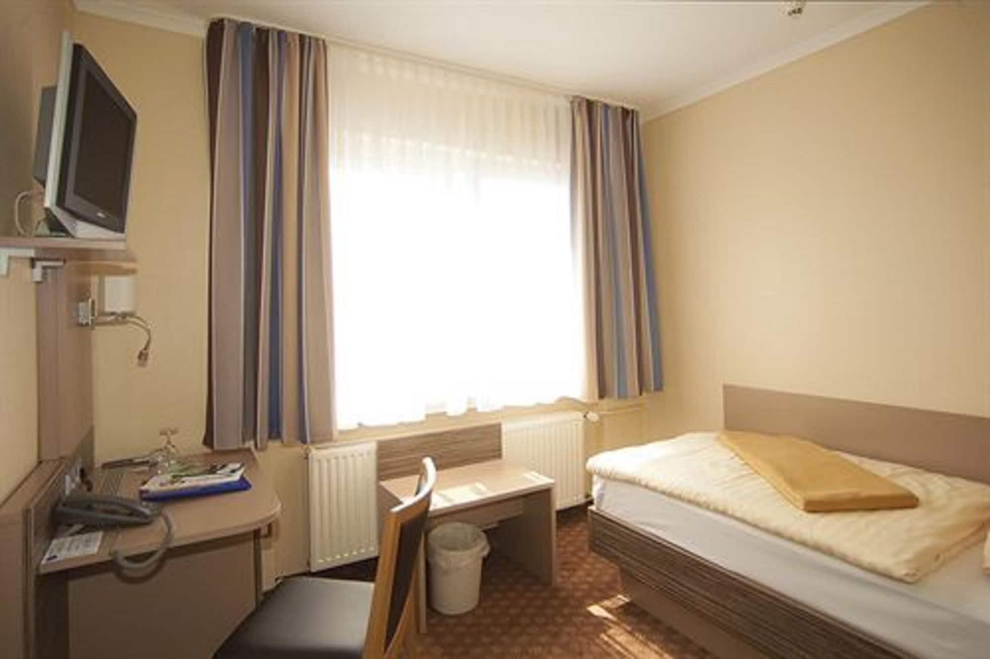 City Hotel Бремерхафен Экстерьер фото