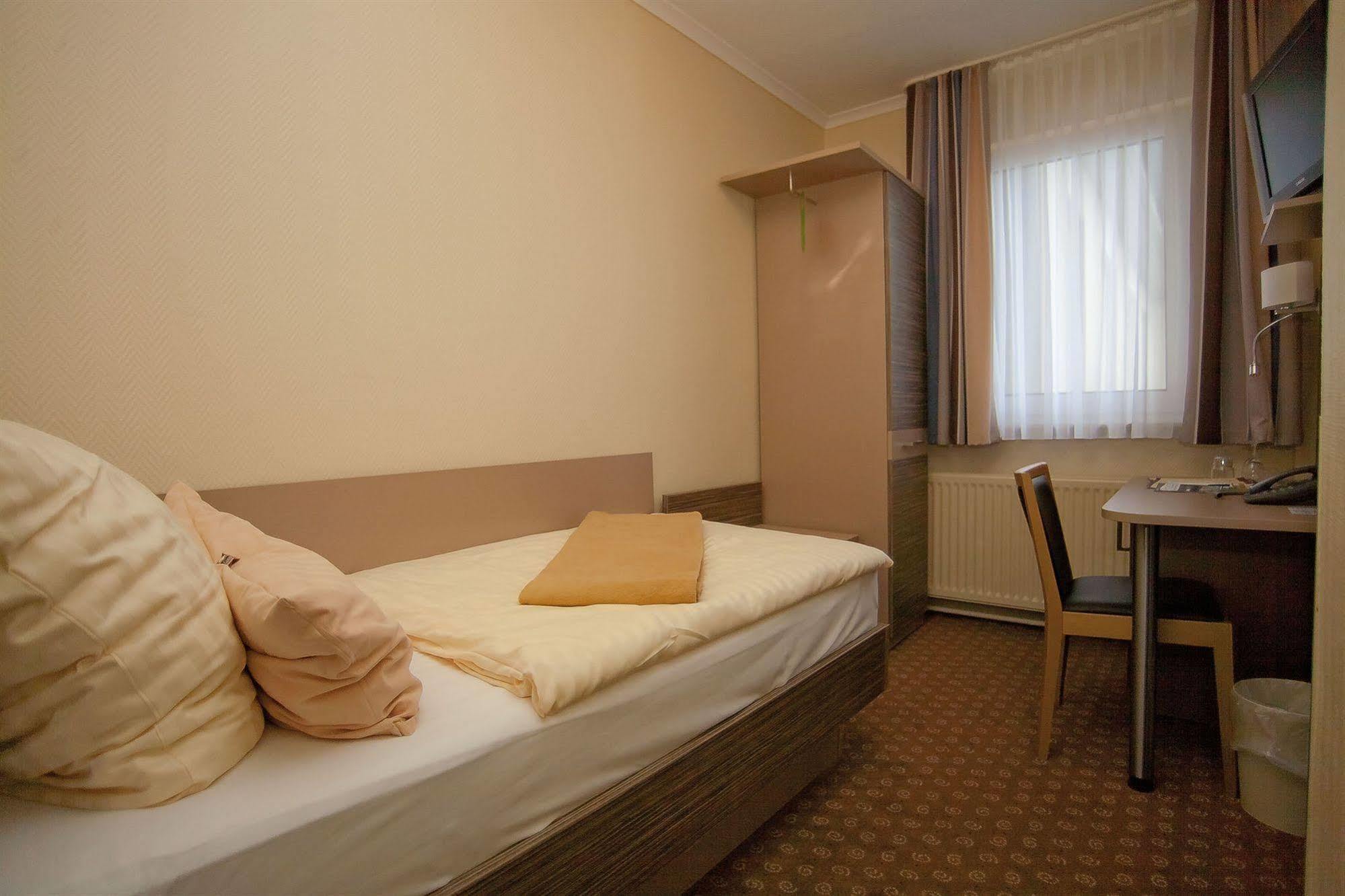 City Hotel Бремерхафен Экстерьер фото